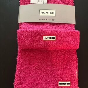 Hunter Fuchsia Towel